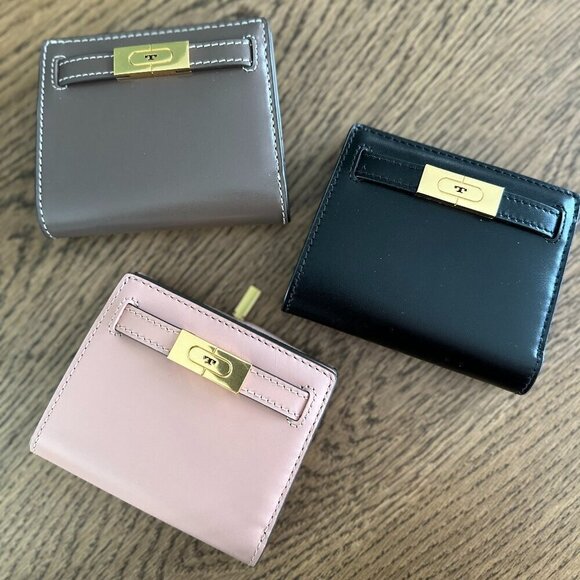 NWT！New! Tory Burch Lee Radziwill Small Bi-Fold Wallet -Grey/ Black - Picture 1 of 11